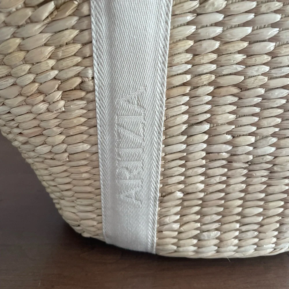 Aritzia Tan Tote Bag with Rustic Charm - Picture 3 of 4